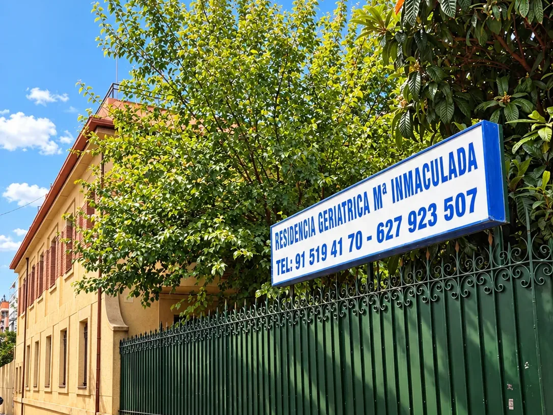 Fachada de la Residencia María Inmaculada en la calle Cartagena, Madrid